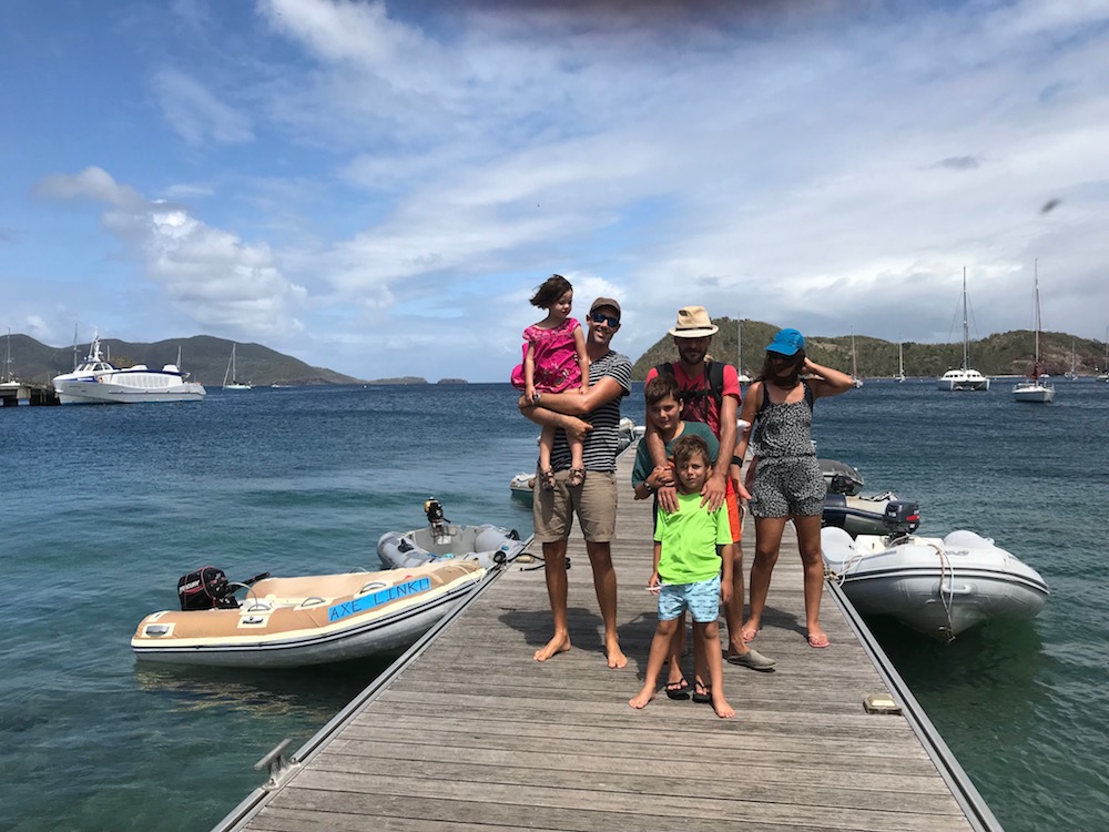 Au ponton, départ de la balade les saintes