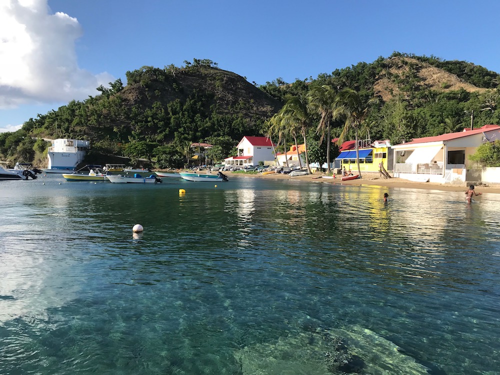 transparent waters in les saintes