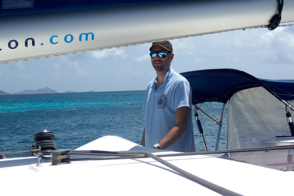 Olivier, votre enseignant et capitaine, spécialiste du nautisme et de son enseignement pour votre coaching cours de voile 